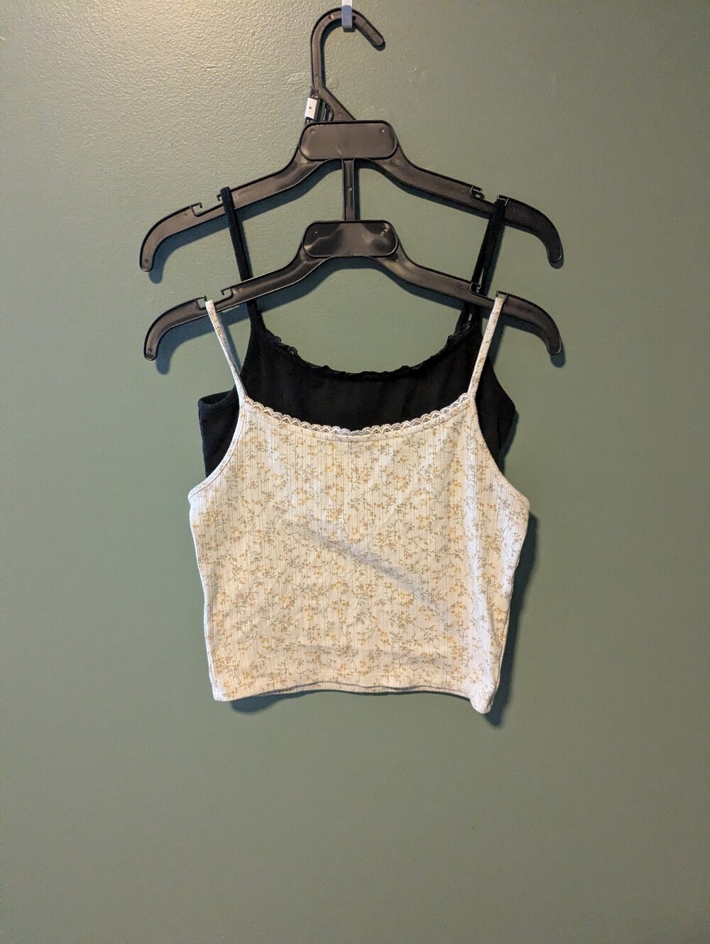 Forever 21 Ribbed Lace-Trim Cropped Camis In Cream Floral And Black